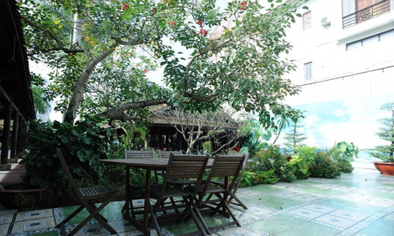 KHÁCH SẠN HOÀNG YẾN