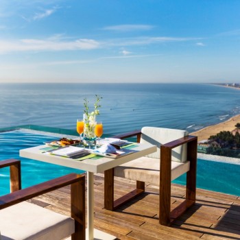 Khách Sạn A La Carte Đà Nẵng Beach